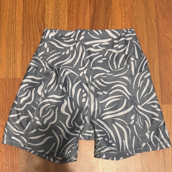 Gilly Hicks Biker Shorts XS - Picture 1 of 3